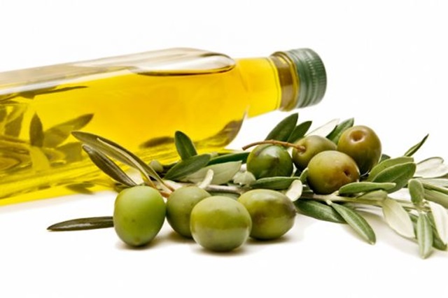 Por qué es importante tomar aceite de oliva