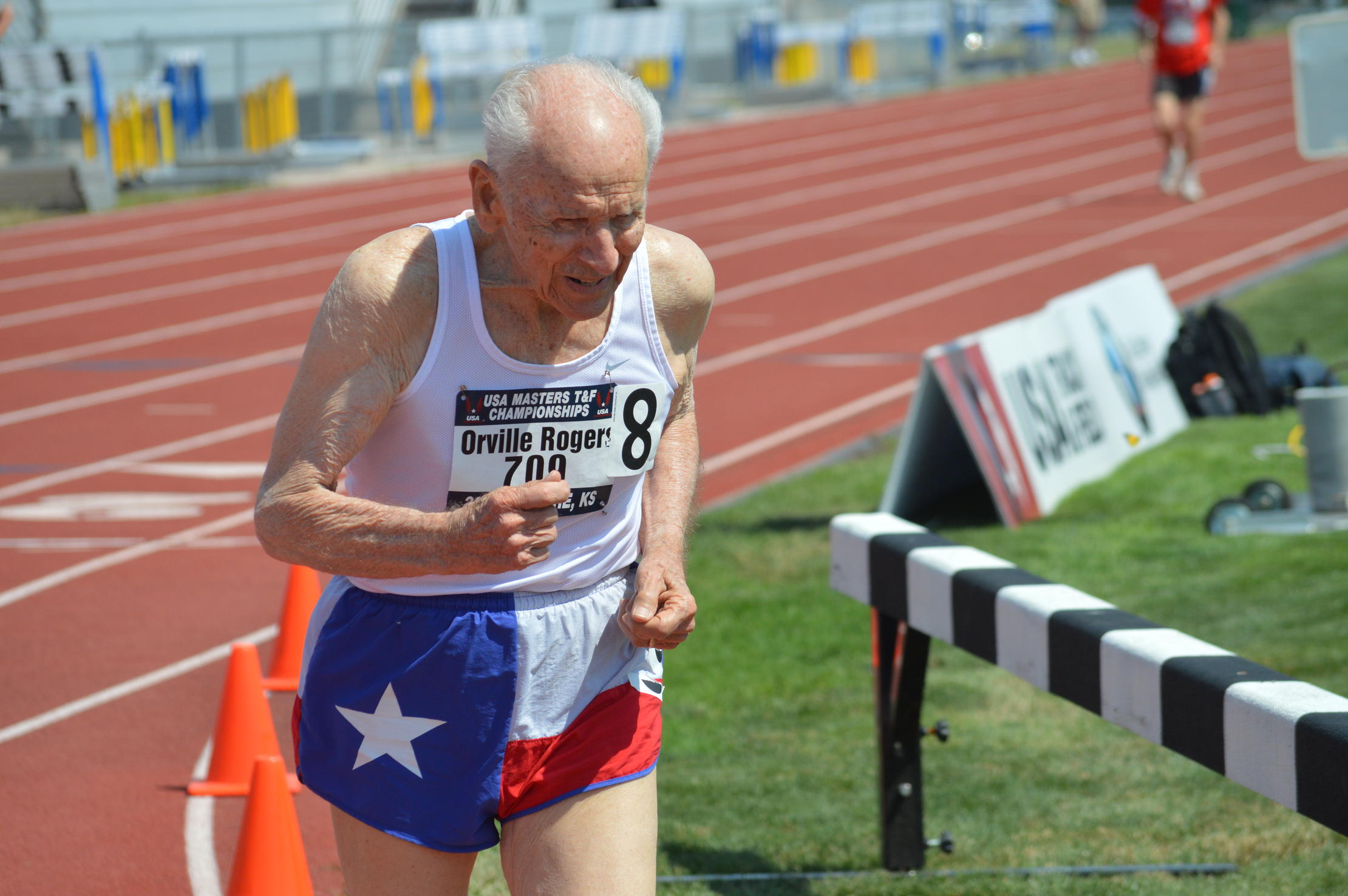 Orville Rogers, atleta de 98 años y ejemplo de superación