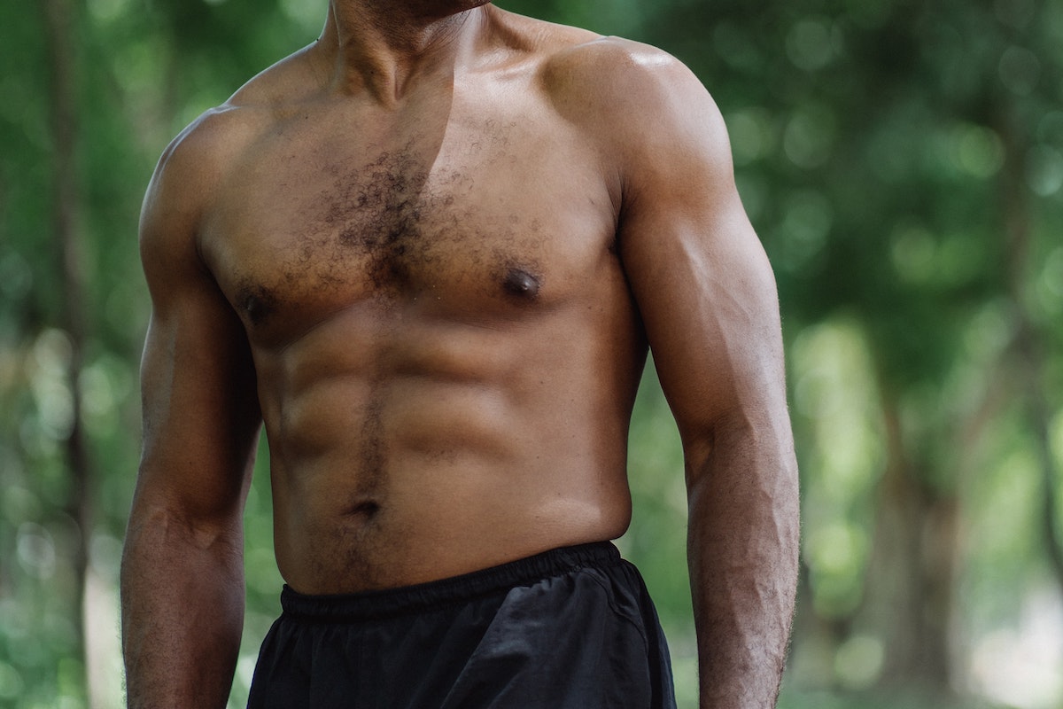 
		8 ejercicios eficaces para hombres con diástasis de rectos