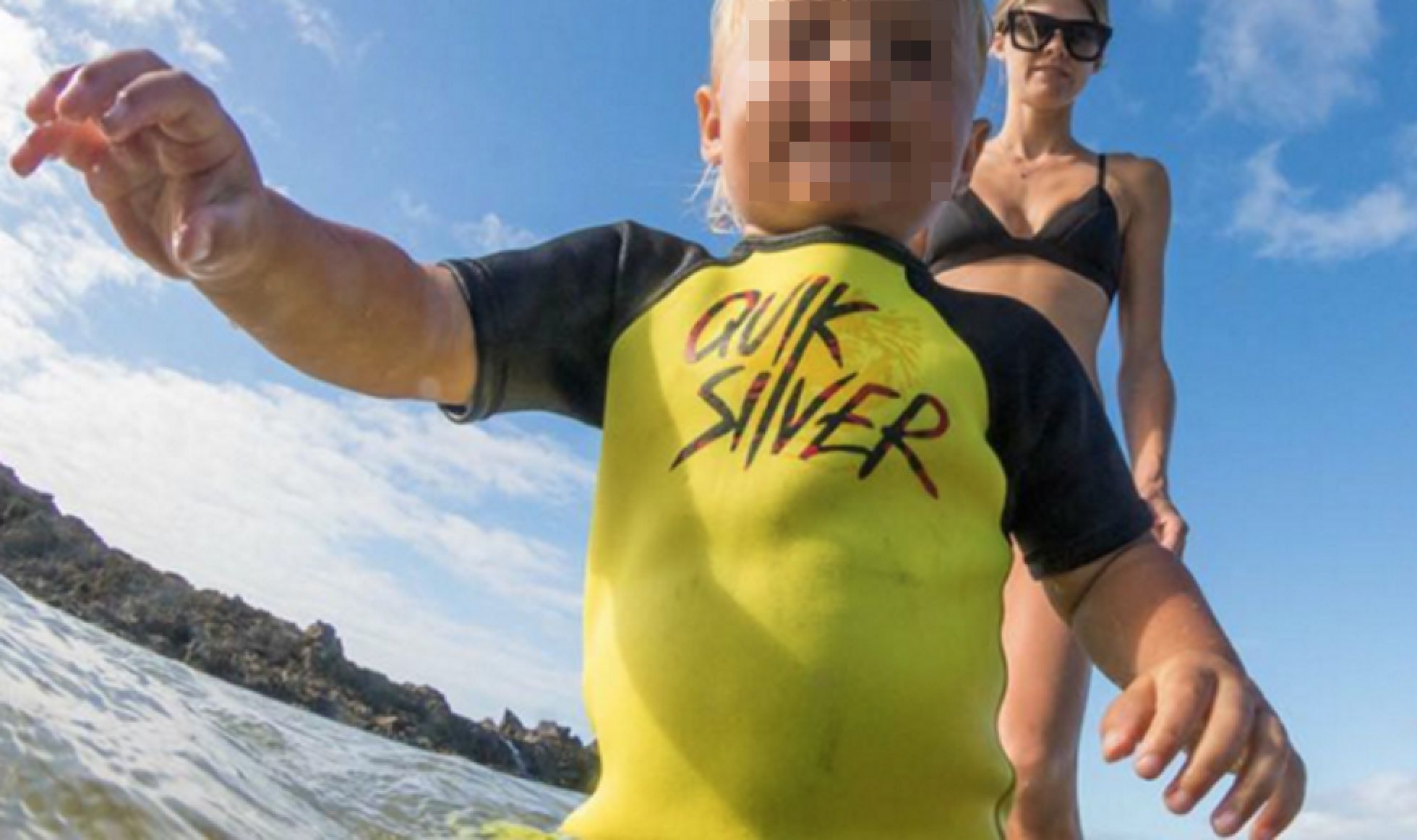 kelly slater salva a madre y a bebe