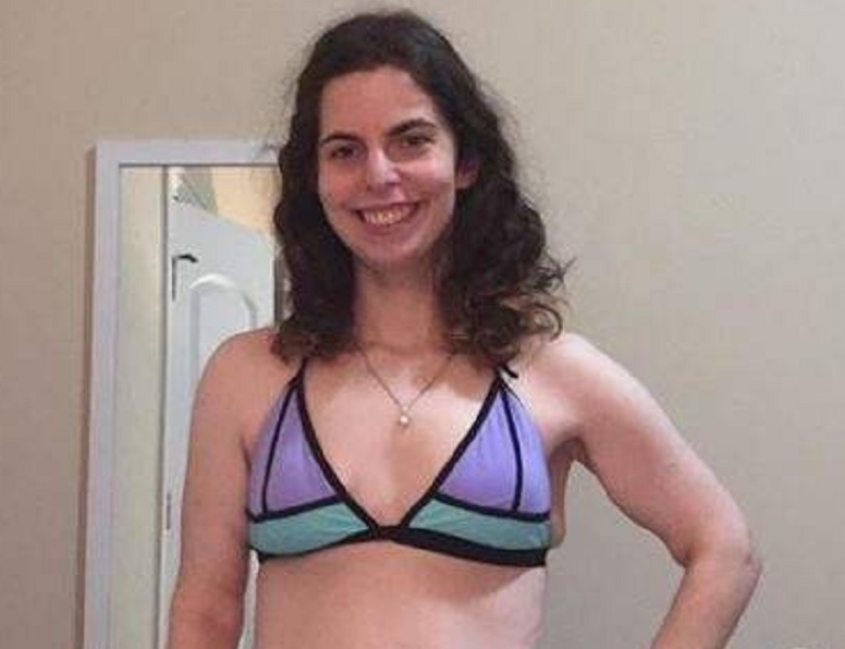 Se pone el bikini por primera vez y se hace viral