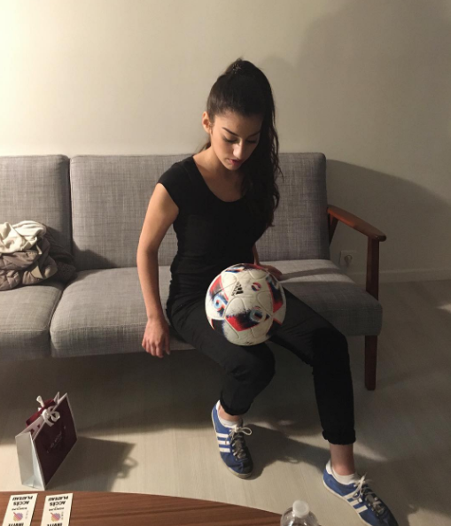 Lisa Zimouche, campeona de freestyle fútbol 