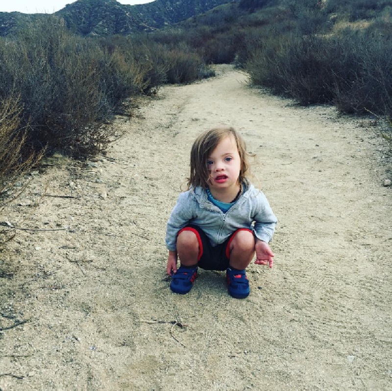 Micah, el niño síndrome de Down más famoso de Instagram 