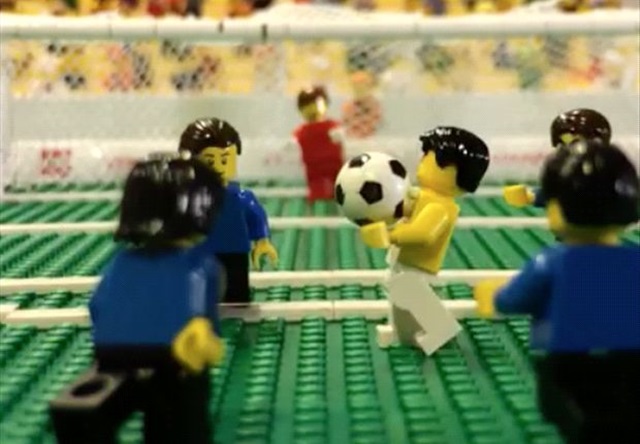 Lego recrea el gol de James RodrĂguez Lego recrea el gol de James RodrĂguez
