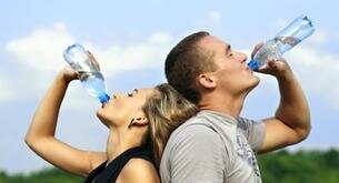 10 razones por las que beber más agua