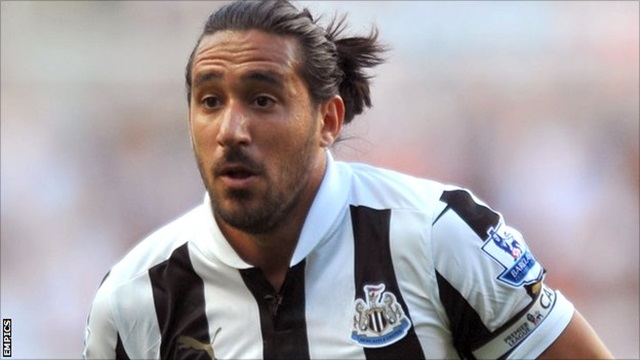 El Newcastle despidió a Jonas Gutiérrez por tener cåncer El Newcastle despidió a Jonas Gutiérrez por tener cåncer