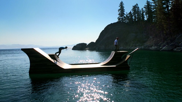 ¿A que molaría hacer skate sobre el agua? En California es posible ¿A que molaría hacer skate sobre el agua? En California es posible