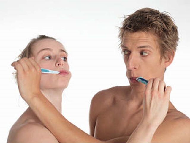 Riesgos de compartir el cepillo de dientes