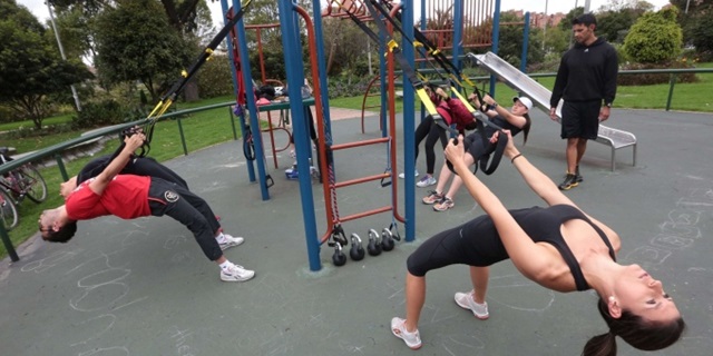 El gimnasio está en el parque