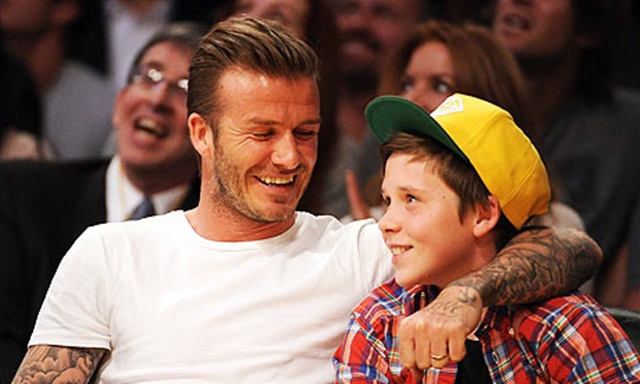 David Beckham y su hijo sufren un accidente de coche