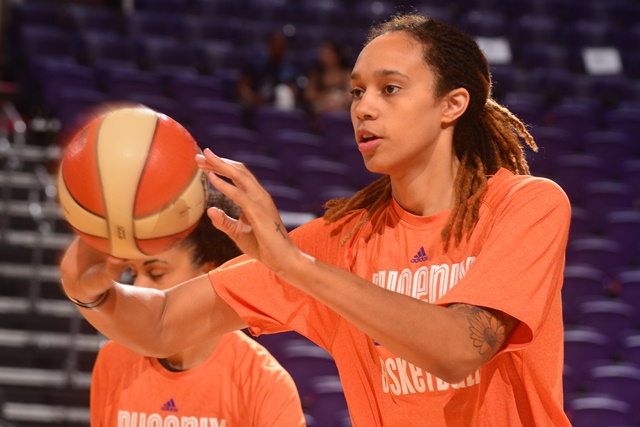 Esta jugadora de baloncesto es apuñalada y al día siguiente anota 19 puntos