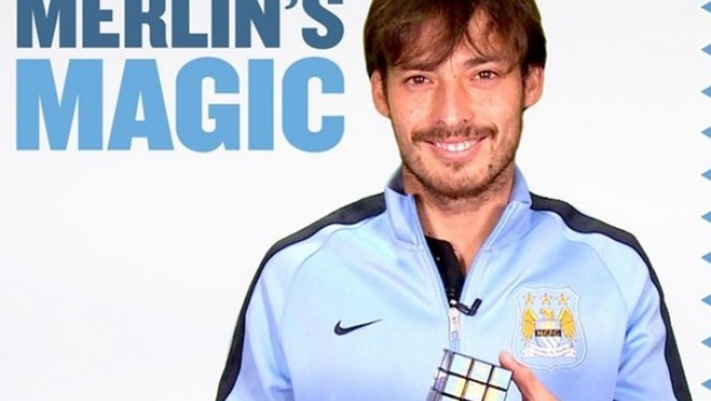 La habilidad de David Silva con un cubo de Rubik