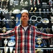 Seis ladrones asaltan la sede de Red Bull y roban más de 60 trofeos