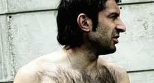 Imposible que te hayas olvidado de él, es Figo desnudo