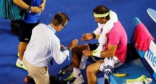 Nadal se deshidrata, pero gana en Australia