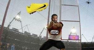 Los mejores memes de la bota de Arda Turan