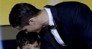 El ídolo del hijo de Cristiano Ronaldo es... ¡Messi!
