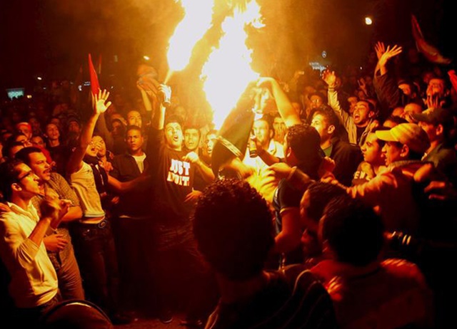 30 hinchas de fútbol mueren en El Cairo