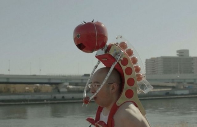 El robot que te da tomates mientras corres