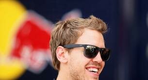 ¿Qué hay debajo del mono de un piloto de Fórmula 1? Conoce a Vettel desnudo