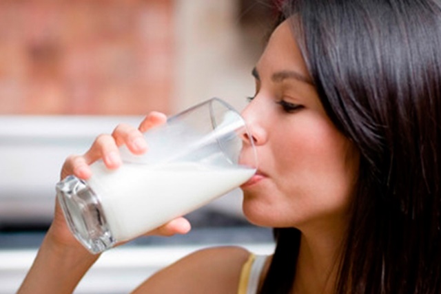 Beber leche no sólo es bueno para los huesos: también para el cerebro
