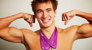 ¿Quieres ver un cuerpo perfecto? Mira a Nathan Adrian desnudo