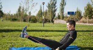 Rutina de entrenamiento con gomas para fortalecer los músculos 
