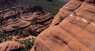 El estremecedor vídeo del rider que recorre en bici el sendero más peligroso del mundo