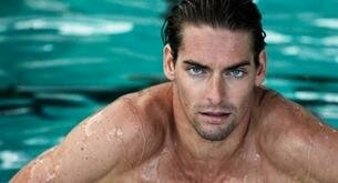 Camille Lacourt desnudo y elegante