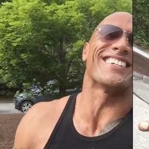 El vídeo del dedo roto de The Rock revoluciona las redes sociales, ¿verdad o "fake"?