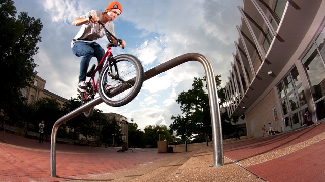 El vídeo de la estrella de BMX que está dando la vuelta al Mundo. ¡Averigua por qué!