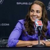 La historia de Becky Hammon: la primera mujer entrenadora de la NBA