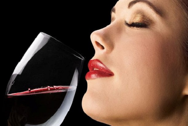 5 increíbles beneficios de beber vino