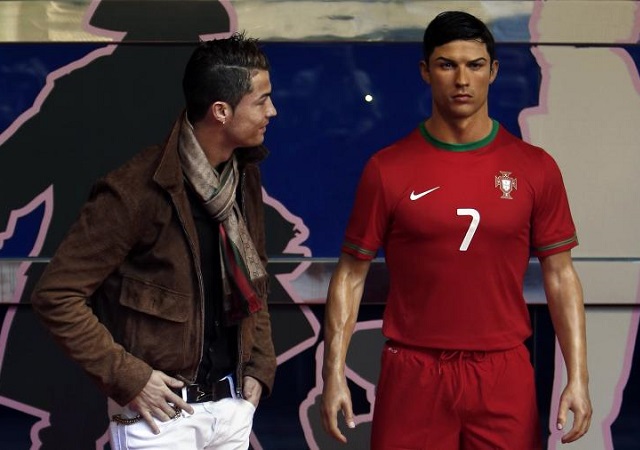 Ronaldo se gasta 30.000 euros en una réplica de cera de sí mismo Ronaldo se gasta 30.000 euros en una réplica de cera de sí mismo