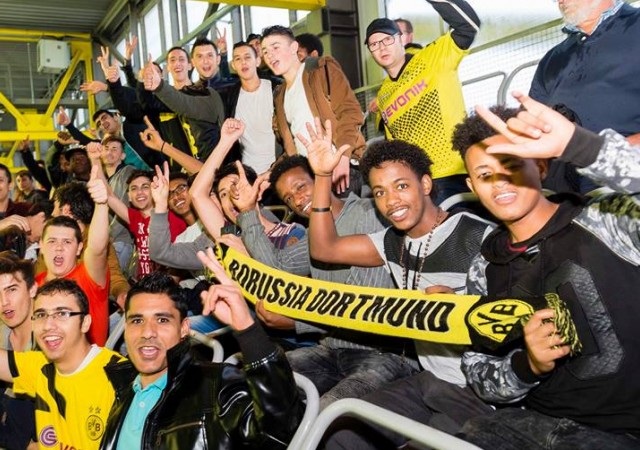El fútbol se solidariza con el drama de los refugiados en Europa