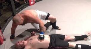 El viral más sucio: Un luchador de la MMA se hace caca encima
