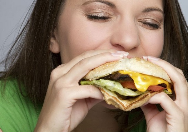 ¿Sabes lo que ocurre en nuestro cuerpo cuando comemos una hamburguesa?