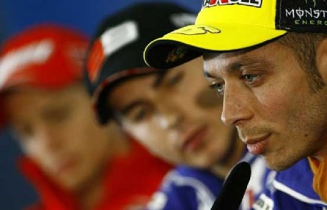 El porqué de la patada de Rossi a Márquez