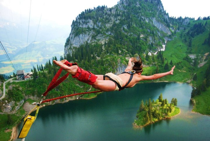 Los 10 saltos más extremos de la historia del puenting Los 10 saltos más extremos de la historia del puenting