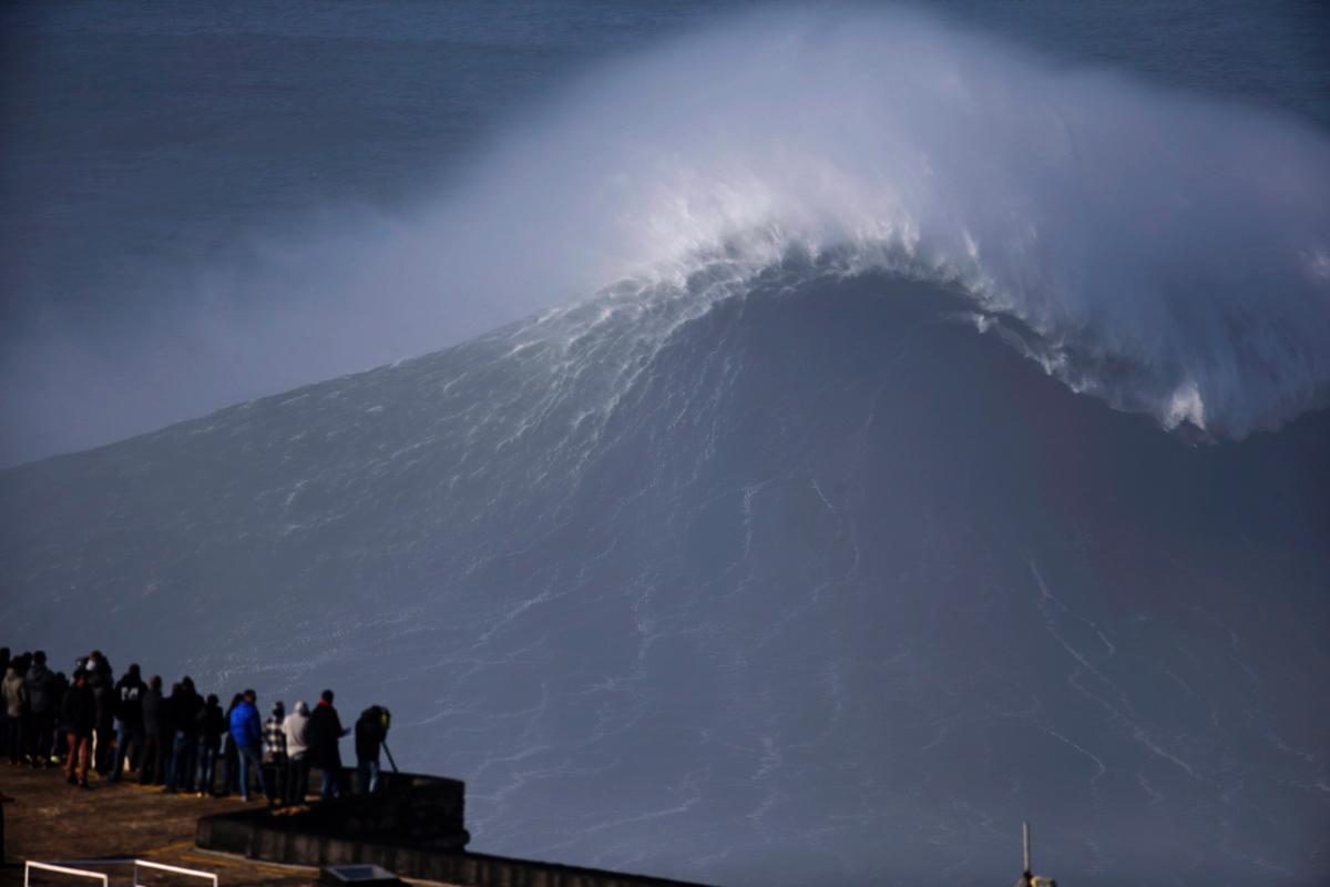 Las 10 olas más gigantes de la historia del surf