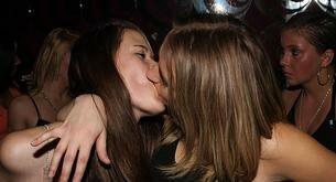 Estudio asegura que las mujeres solo pueden ser lesbianas o bisexuales