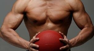 Los 5 beneficios de hacer ejercicio con balón medicinal