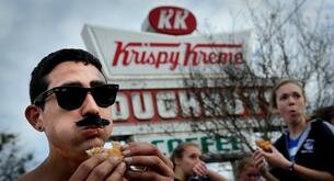Muere tras comer 12 donuts mientras corría 8 km
