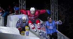 Descubre el "Ice Cross Downhill", el nuevo deporte extremo de moda