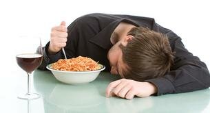 ¿Qué alimentos sirven para dormir mejor?