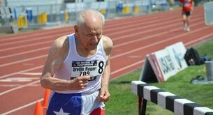 Orville Rogers, atleta de 98 años y ejemplo de superación