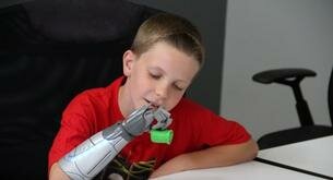 Prótesis de superhéroes para niños