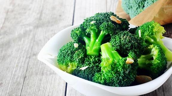Comer brócoli protege a los ojos de la radiación solar