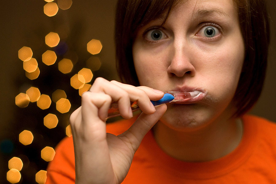 Acostarse sin lavarse los dientes es malo para la salud