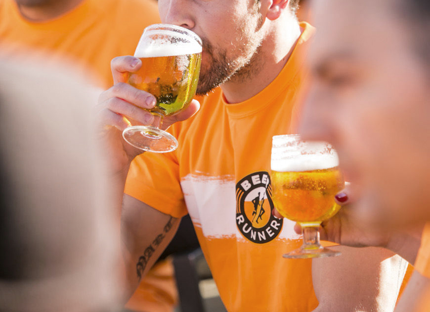 Esta es la primera cerveza isotónica para después del entrenamiento Esta es la primera cerveza isotónica para después del entrenamiento